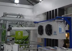 Fogging is a way to control climate, also in foil greenhouses, shown in the booth of OSC.